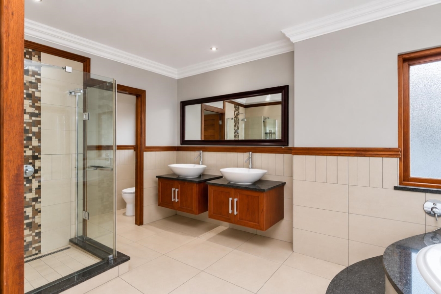 5 Bedroom Property for Sale in Xanadu Eco Park North West